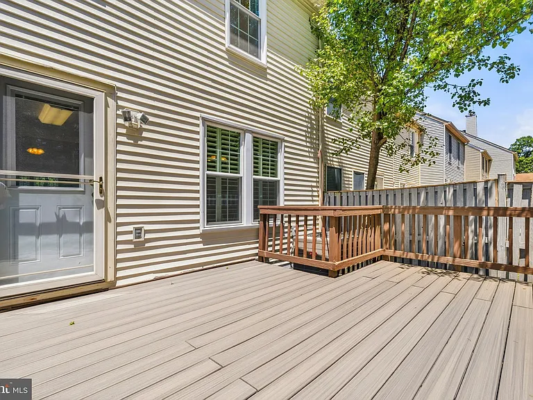 6837 Malton Ct — Photo 40