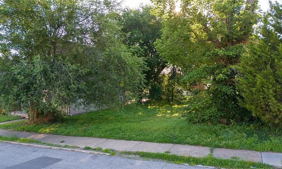 1st image of 1431 S 32nd St