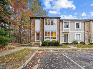 8711 Ridge Hollow Ct, Springfield, VA 22152