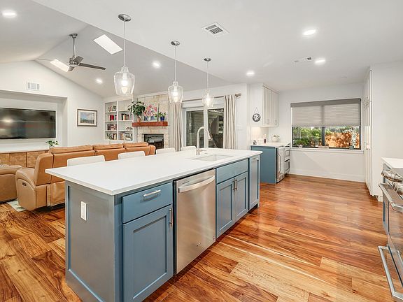 4th image of 10706 Spicewood Club Dr