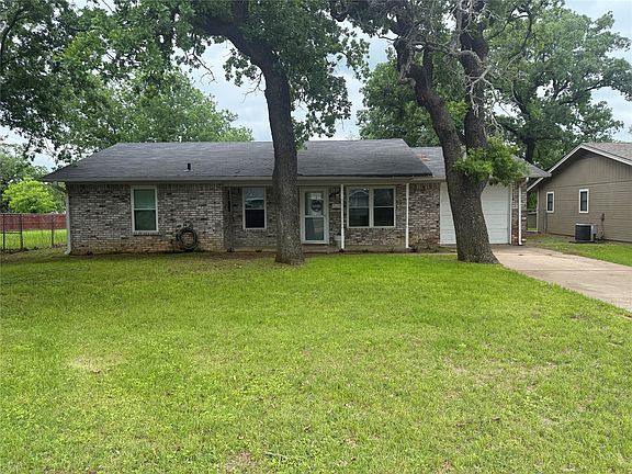 2nd image of 1530 W Groesbeck St