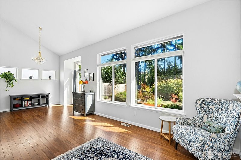 5th image of 5115 143rd Street SE