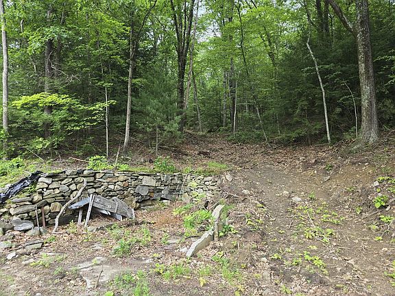 2nd image of 37 N Farms Rd
