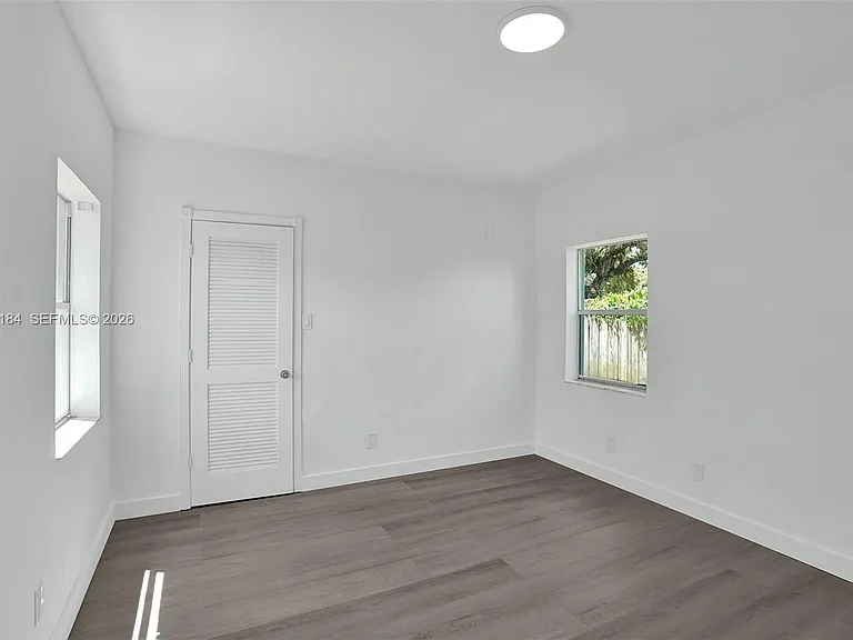 2804 SW 16th St — Photo 11