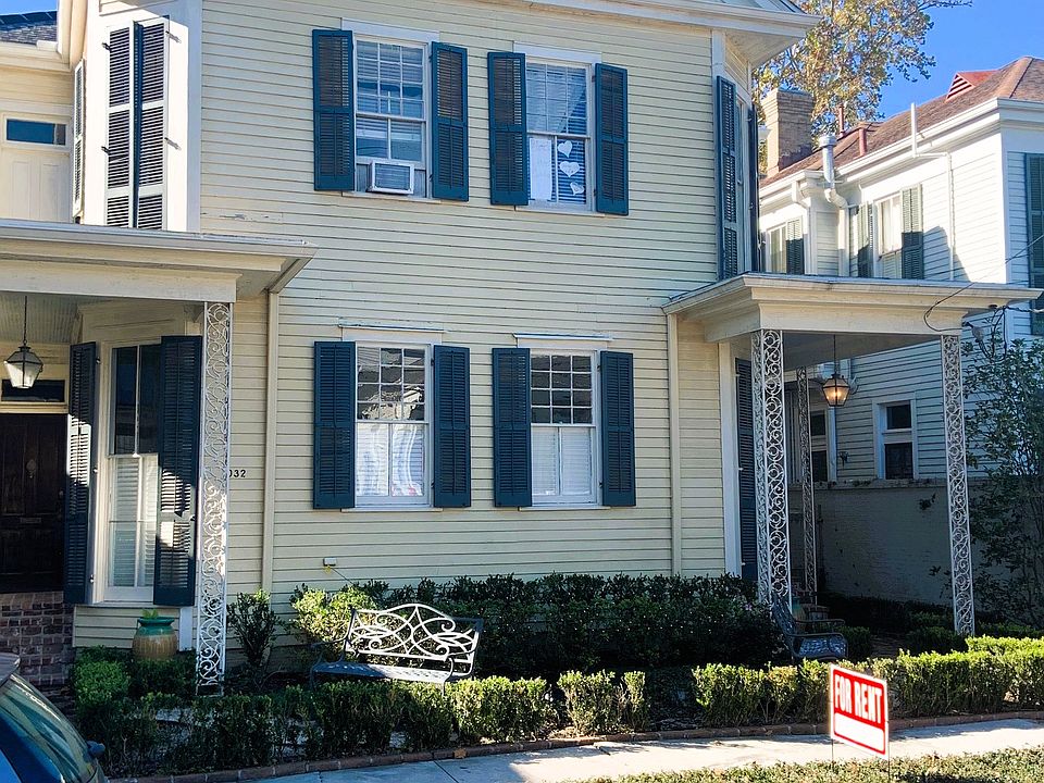 Front of House - 1036 is upstairs on the right side.