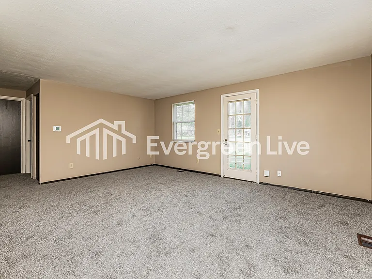 7651 Dalmation Dr — Photo 5