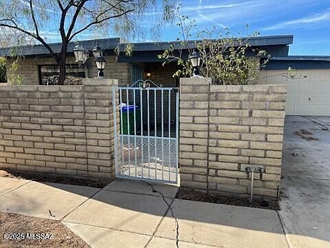 1st image of 1631 W Calle Concordia