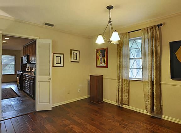 4th image of 14444 Valley Hi Cir