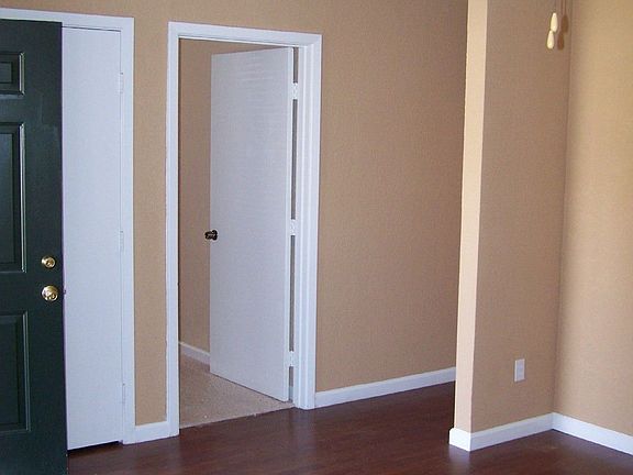 3rd image of 505 Valentine Ln