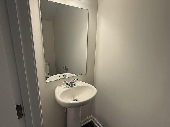 5th image of 209 Braxton Dr