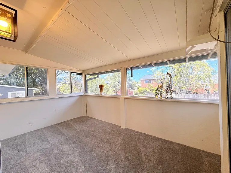 4770 Newton Dr — Photo 23