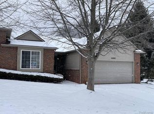 10385 Tophill Dr, Hartland, MI 48353