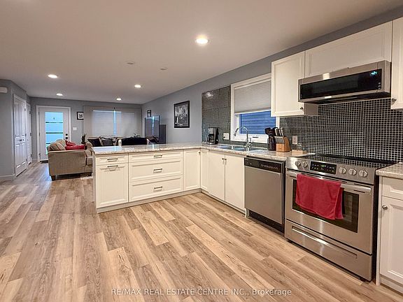 4th image of 101 Grassland Grv