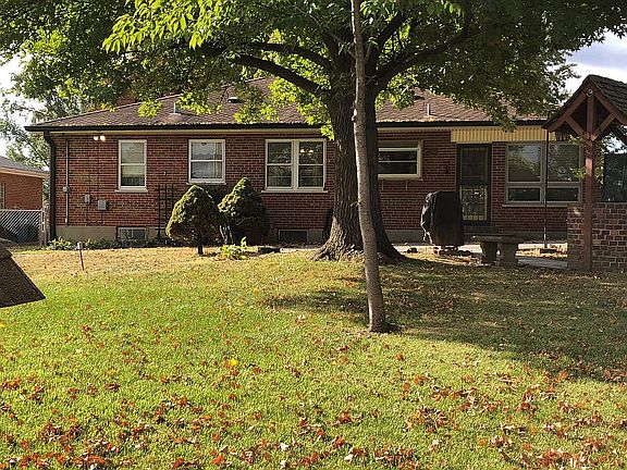2nd image of 10727 Charrette Dr