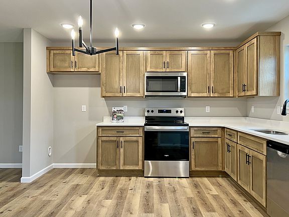 4th image of 1101 Brook Ct