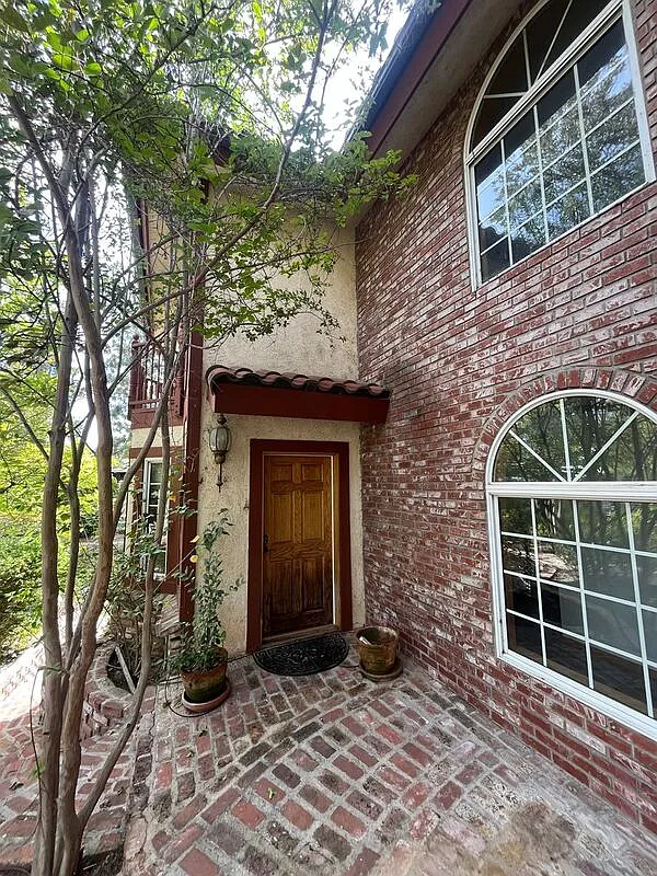 4 bed, 3.5 bath, 4000 sqft, $5,000 — Photo 3