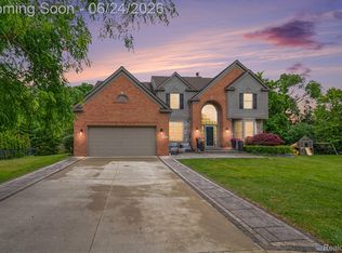 4575 Northridge Ct, West Bloomfield, MI 48323