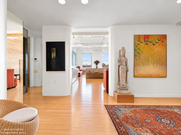 1016 5th Avenue image 1 of 13