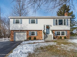 71 Coventry Ct, Voorheesville, NY 12186