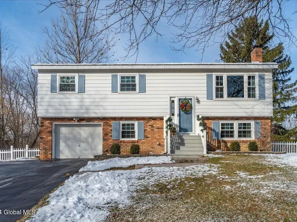 71 Coventry Court, Voorheesville, NY 12186