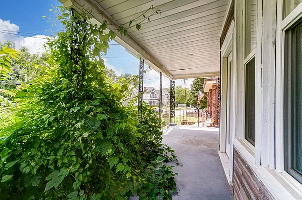 1768 Williams Ave — Photo 8