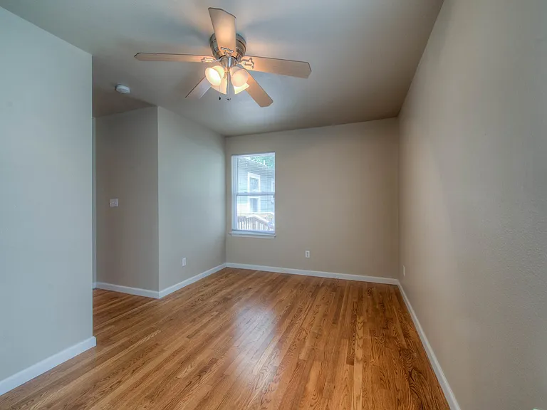 4805 Evans Avenue — Photo 9