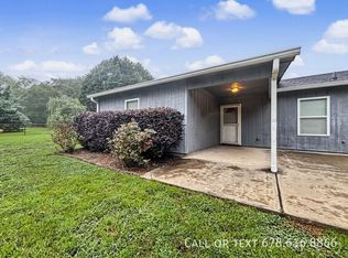 560 Lee Byrd Rd #B, Loganville, GA 30052