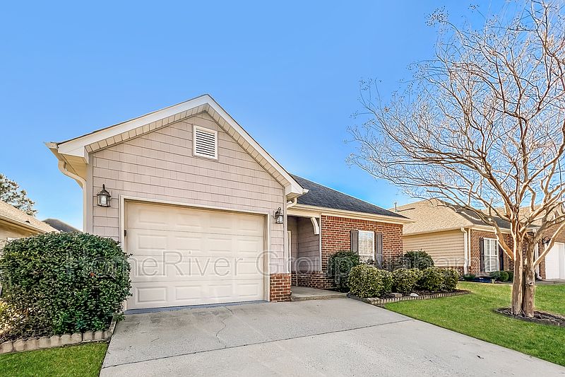 1st image of 1042 Fairbank Ln