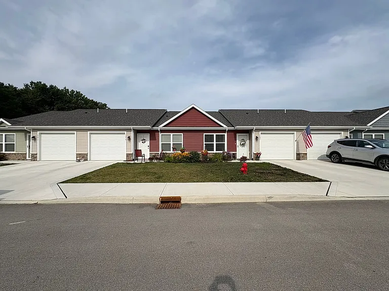 Bluestone Community — Photo 4