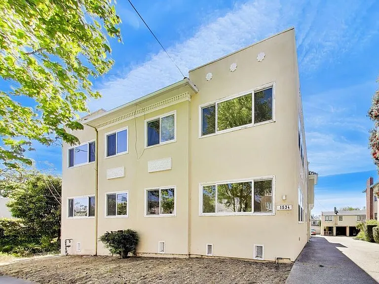 1534 Arch St #2 — Photo 6