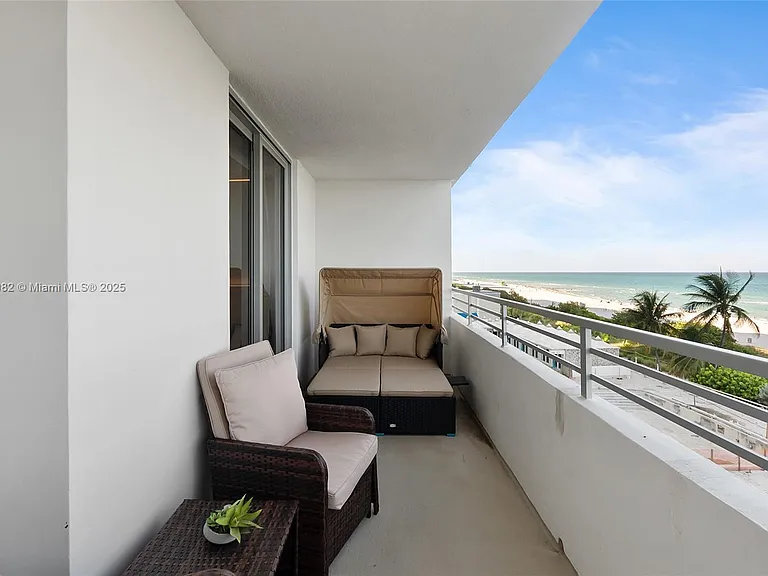 5555 Collins Ave #6L — Photo 31