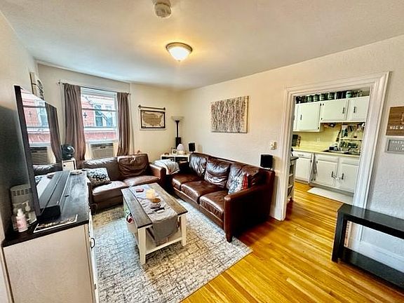 3rd image of 357 Hanover St APT 2