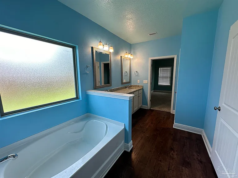5936 Willesby Dr — Photo 27