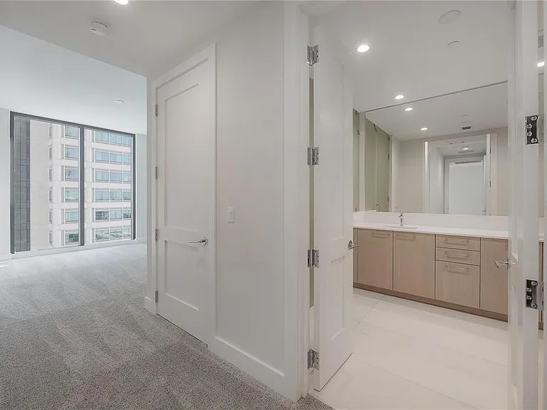 275 1st Ave S #1504 — Photo 35