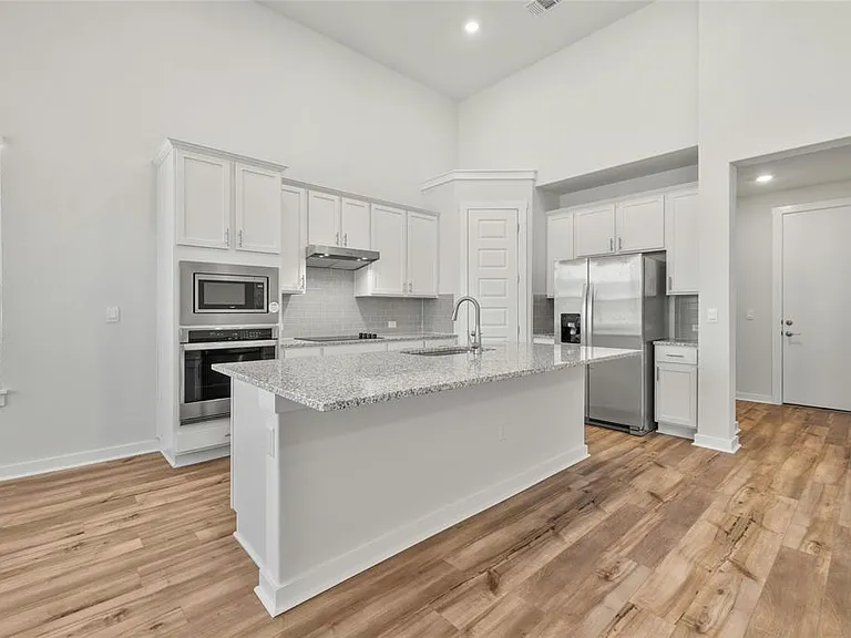 113 Shadow Oak Cv — Photo 10