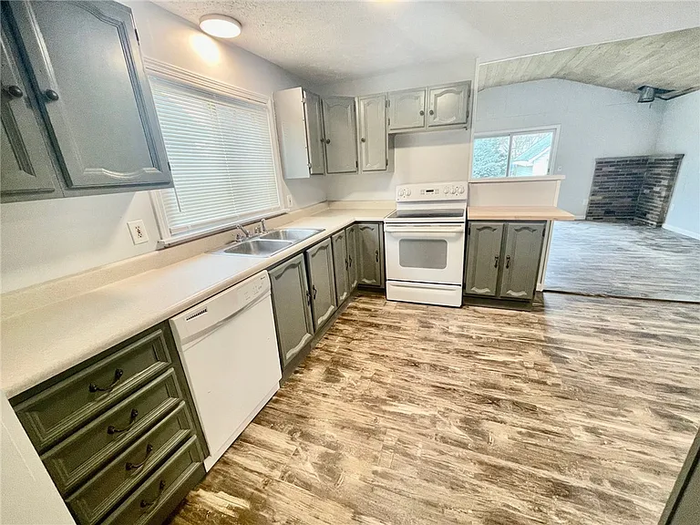 223 E Filbert St — Photo 24
