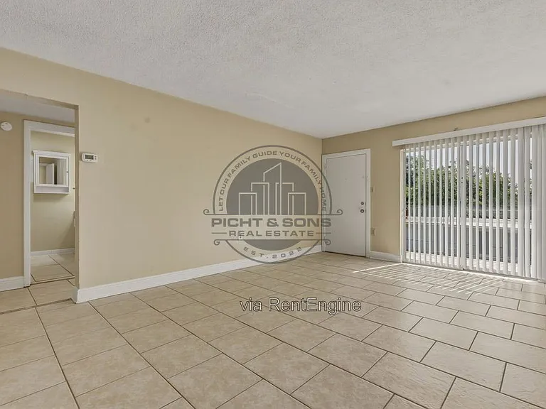 Capitol Village — Photo 11
