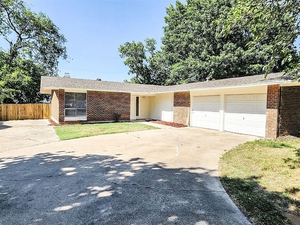 1st image of 2403 Jewell Dr