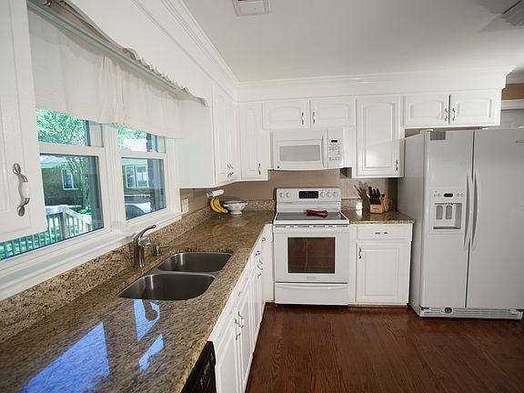 5th image of 708 Maralon Dr