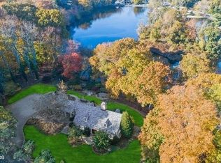 2 Saddle Rd, Stony Brook, NY 11790