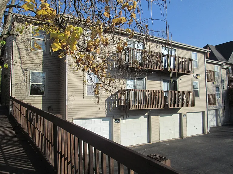 Cincinnati Place — Photo 9