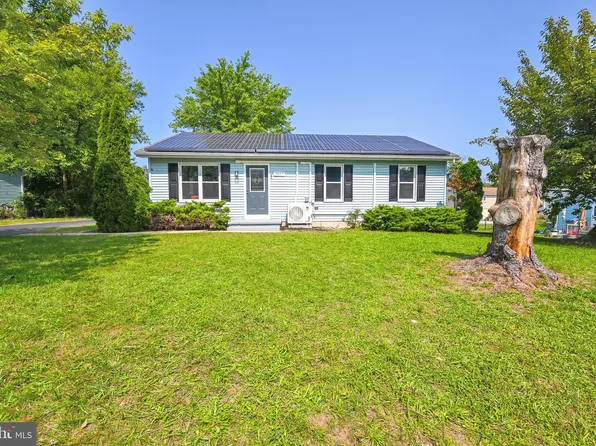 3263 E Pheasant Dr, Dover, PA 17315