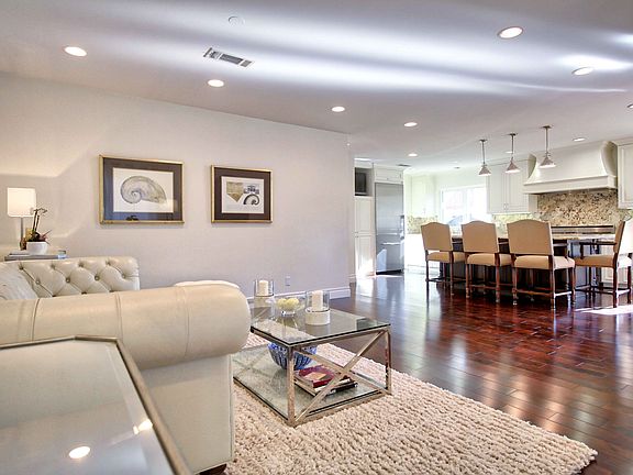 2nd image of 1532 S Crest Dr