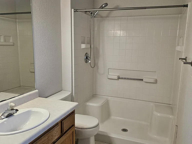 255 W Gloucester Cir — Photo 7
