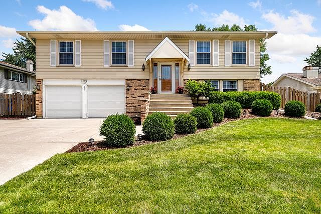 1st image of 257 Crestwood Ln