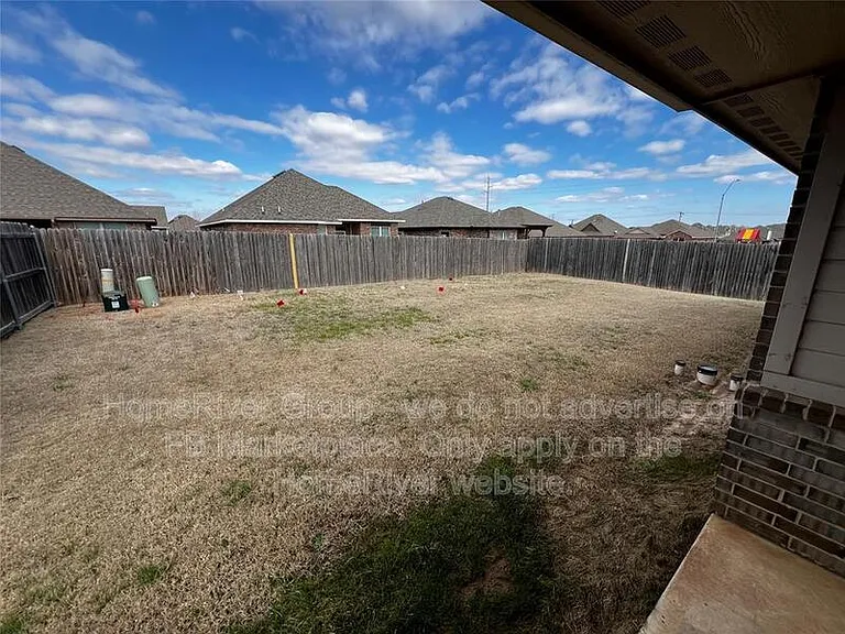 9409 NW 89th St — Photo 14