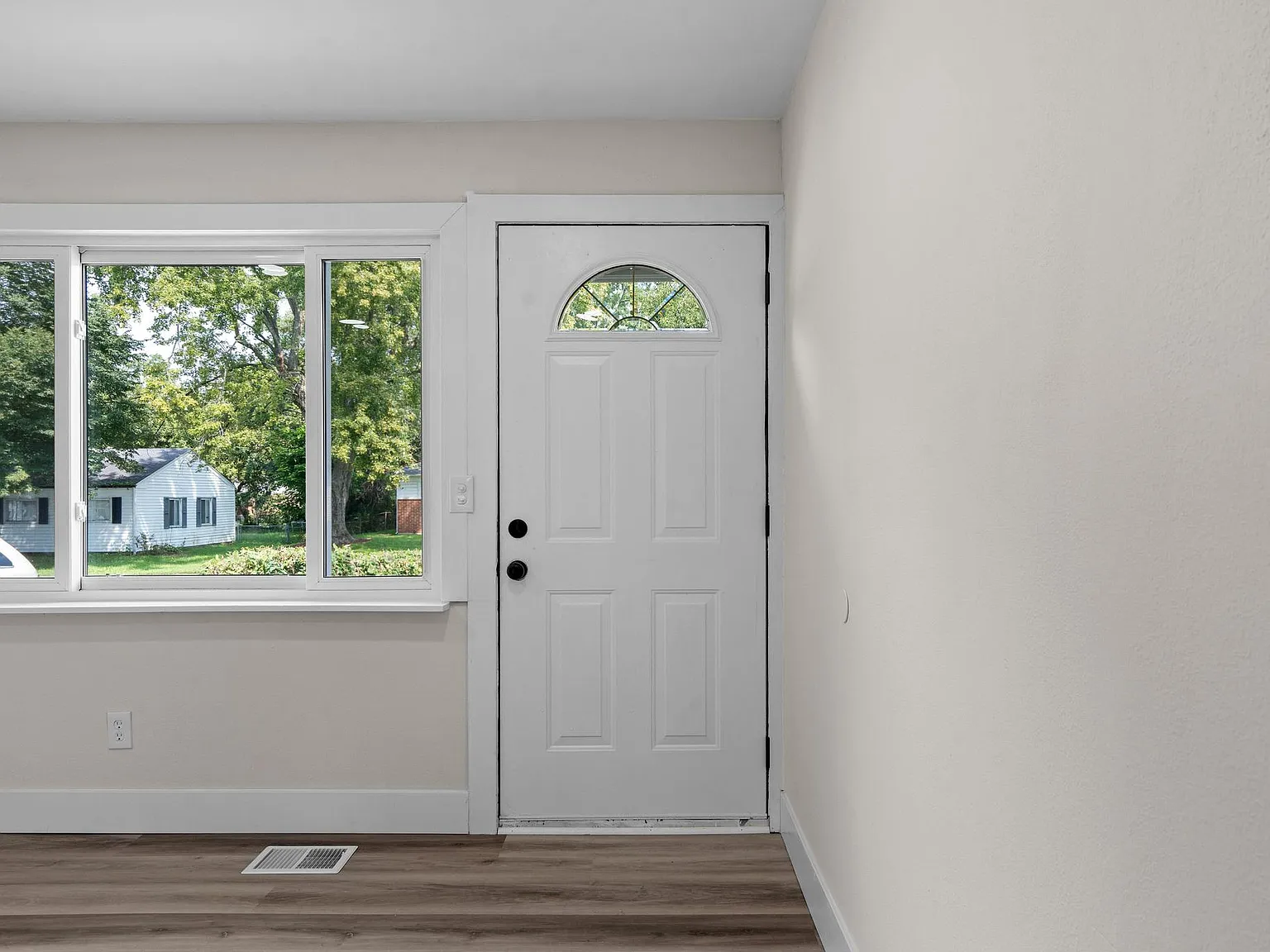 3 bed, 1100 sqft, $1,450 — Photo 4