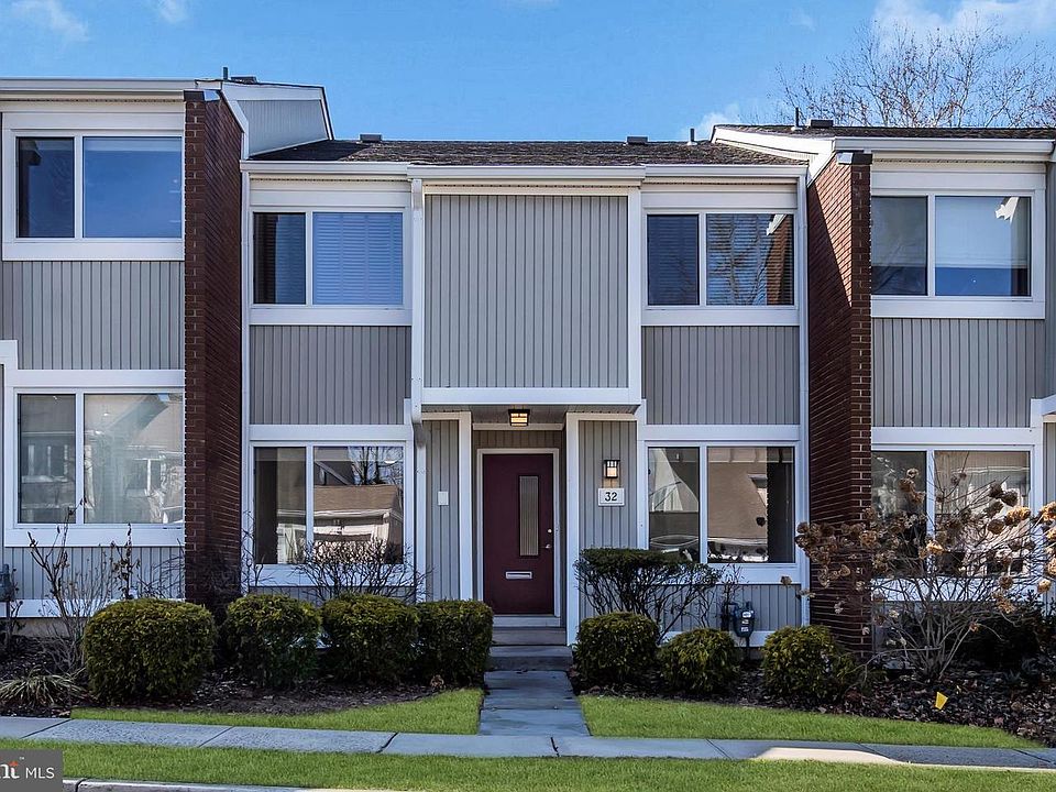 1st image of 32 Gordon Way