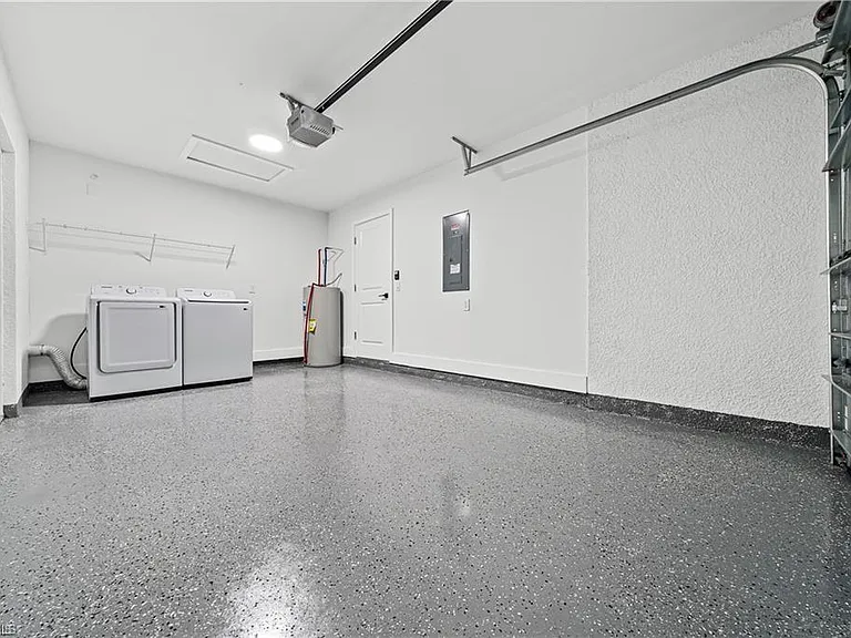 1010 Jaguar Blvd — Photo 12