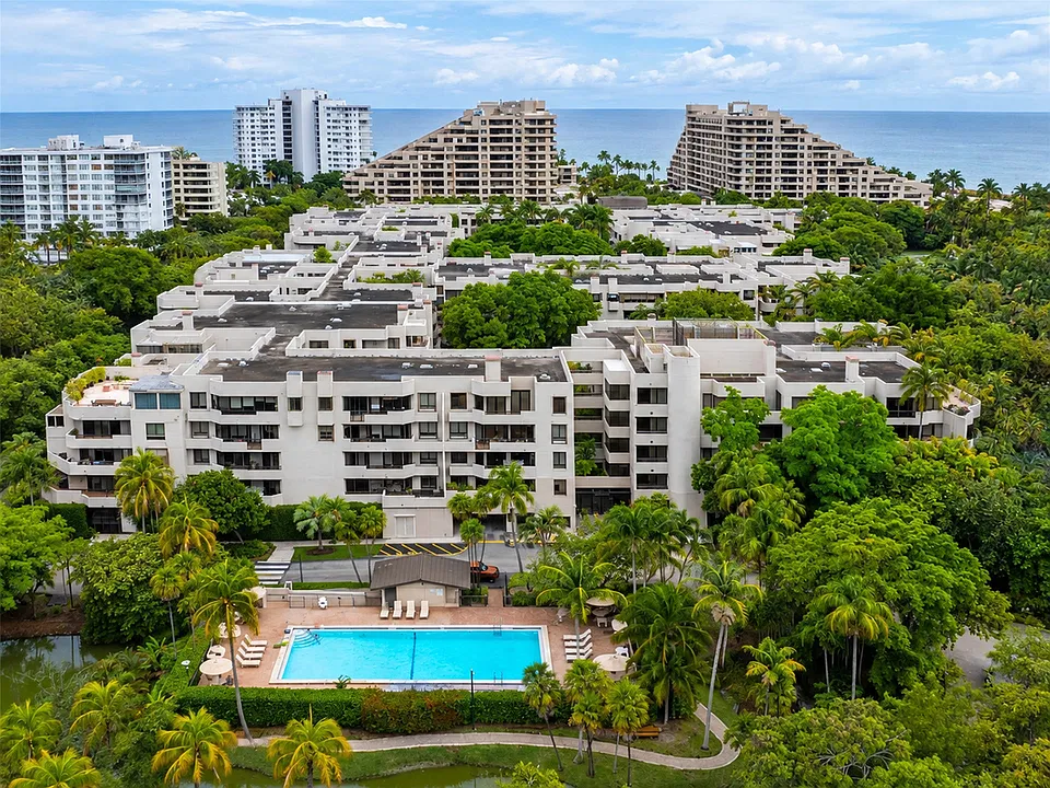 101 Crandon Blvd #379